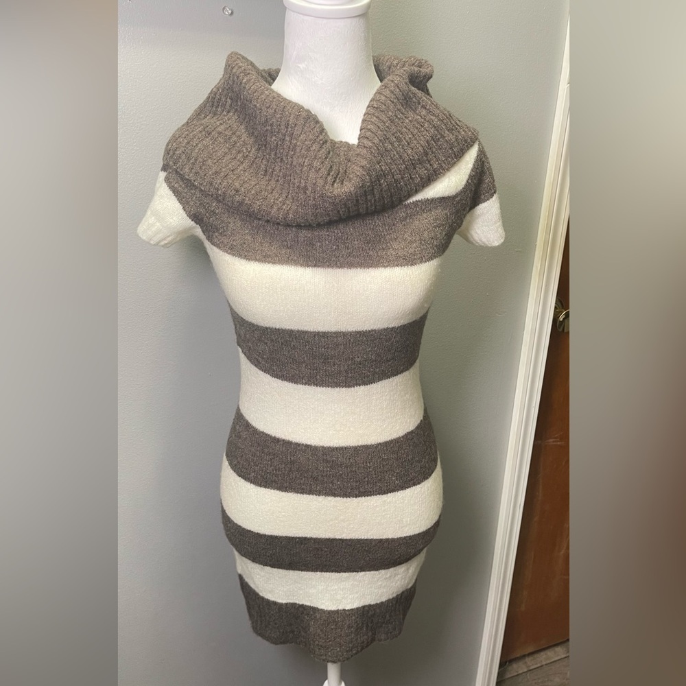 Next Era Couture Women's Cowl Neck Short Sleeve‎ Brown White Stripes Sweater Med